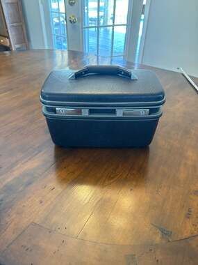 Vintage Samsonite Sentry II Navy Blue Train Case Makeup Trunk with Mirror